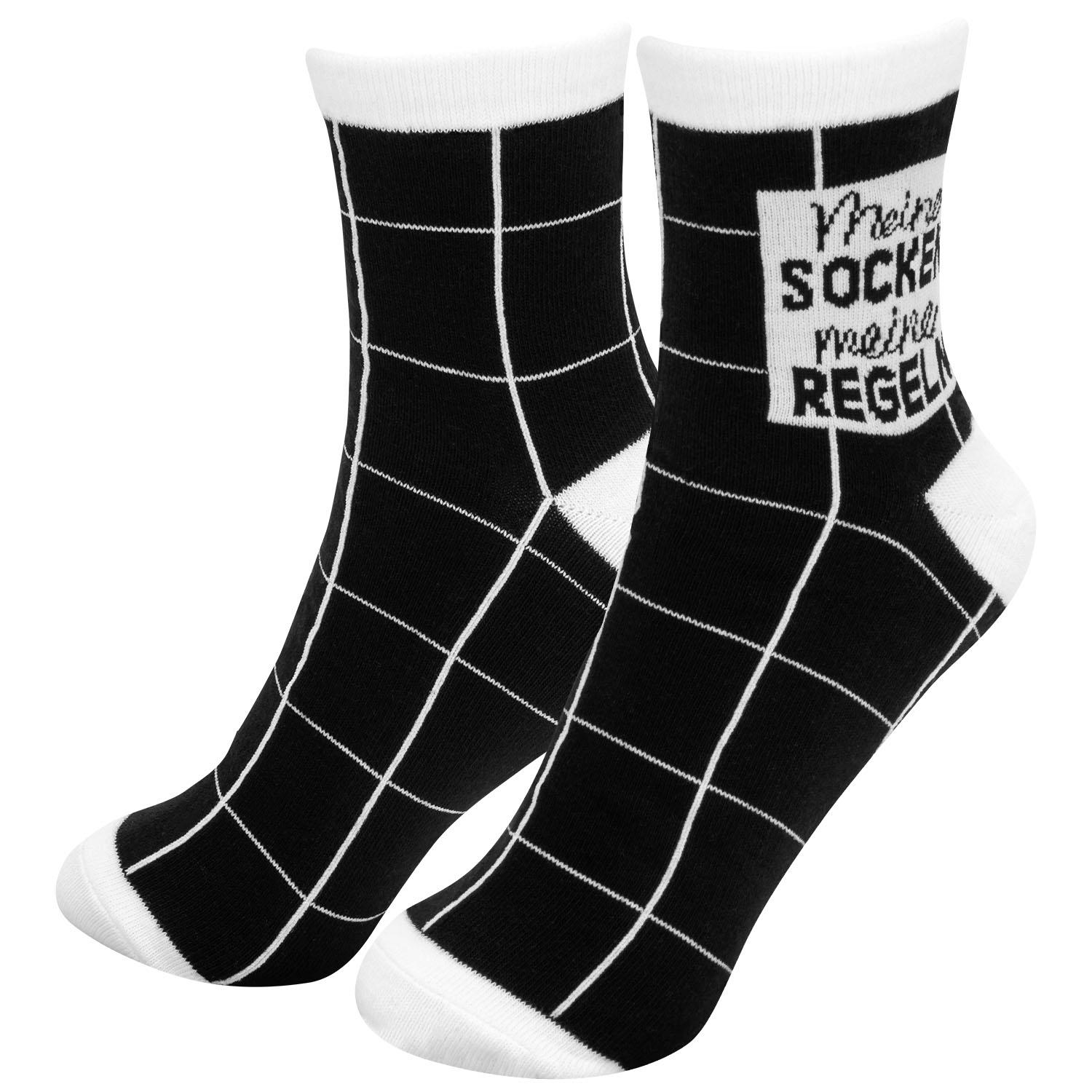 Schwarz-weiße Socken mit Karomuster und Label-Aufdruck 'Meine Socken Regeln'