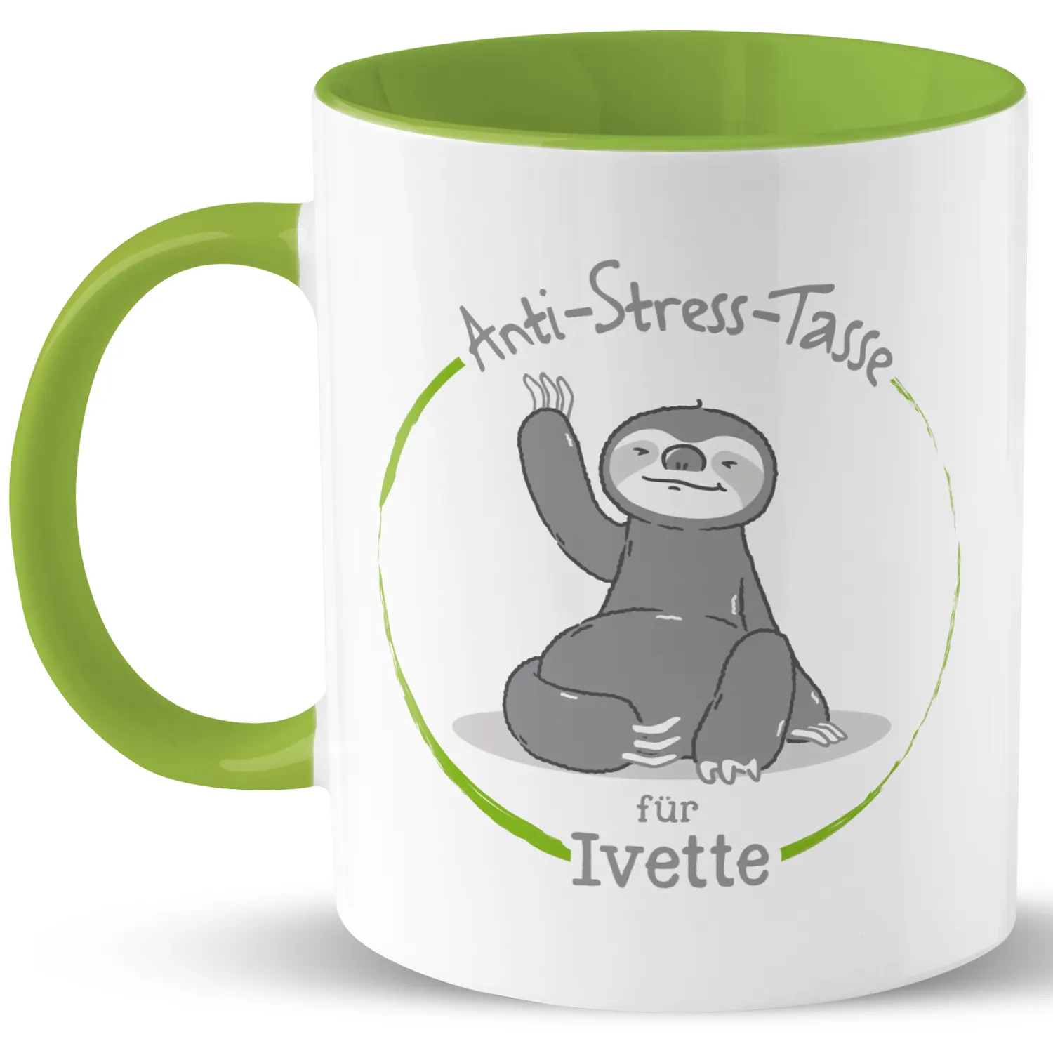 Weiße Porzellantasse mit grünem Henkel und Innenfarbe, Faultier-Motiv, personalisierbar mit Namen.