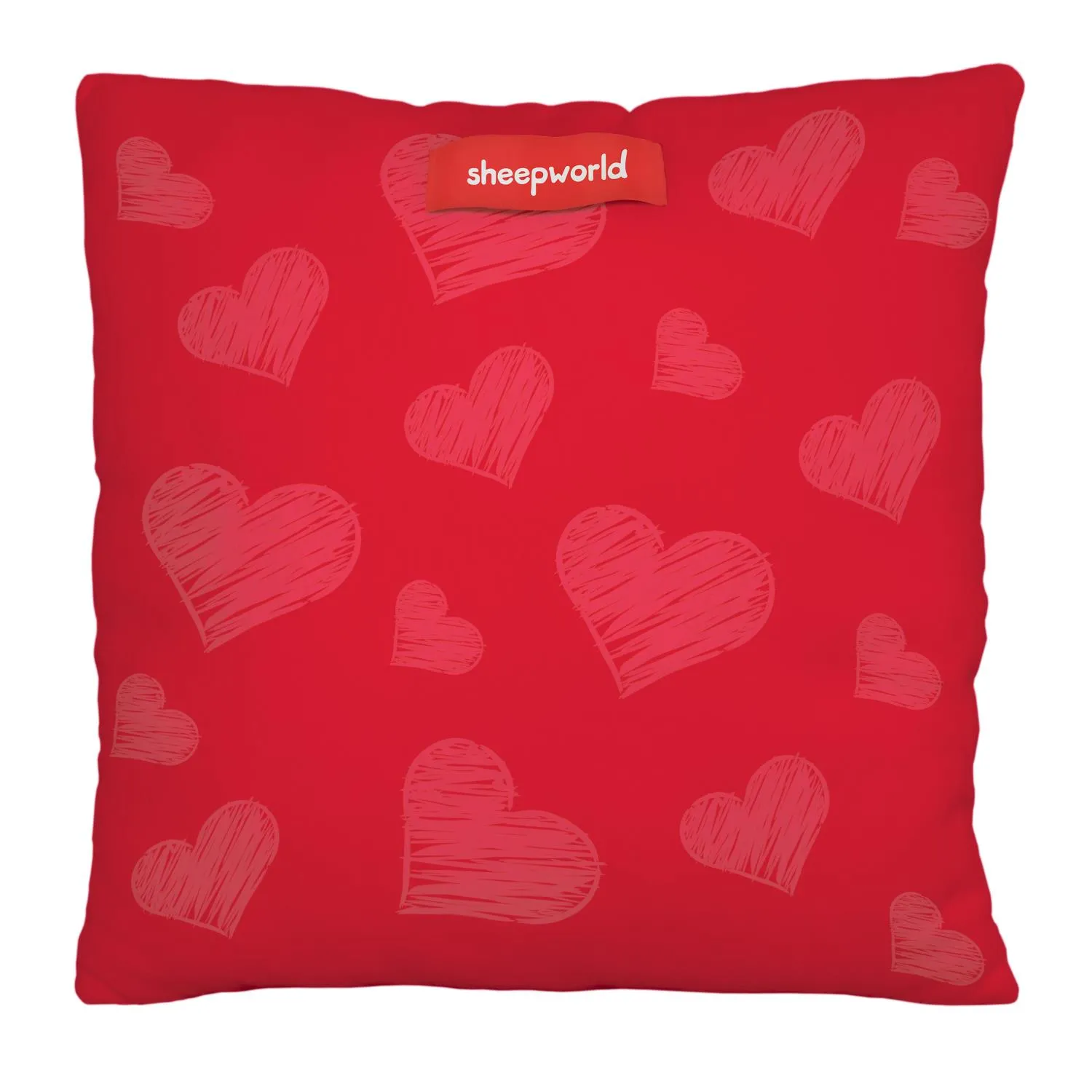 Rotes Plüschkissen mit pinken Herzen und sheepworld-Label, 25x25 cm