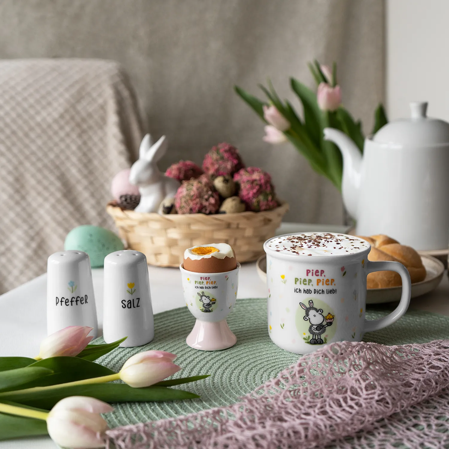 Weiße Porzellan-Salz- und Pfefferstreuer mit klarer Beschriftung Salz und Pfeffer