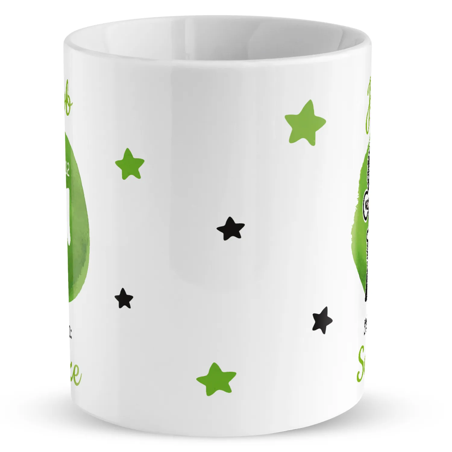 Weiße Porzellan-Tasse mit grünen und schwarzen Sternen, personalisiert mit Namen und Geburtsdatum.