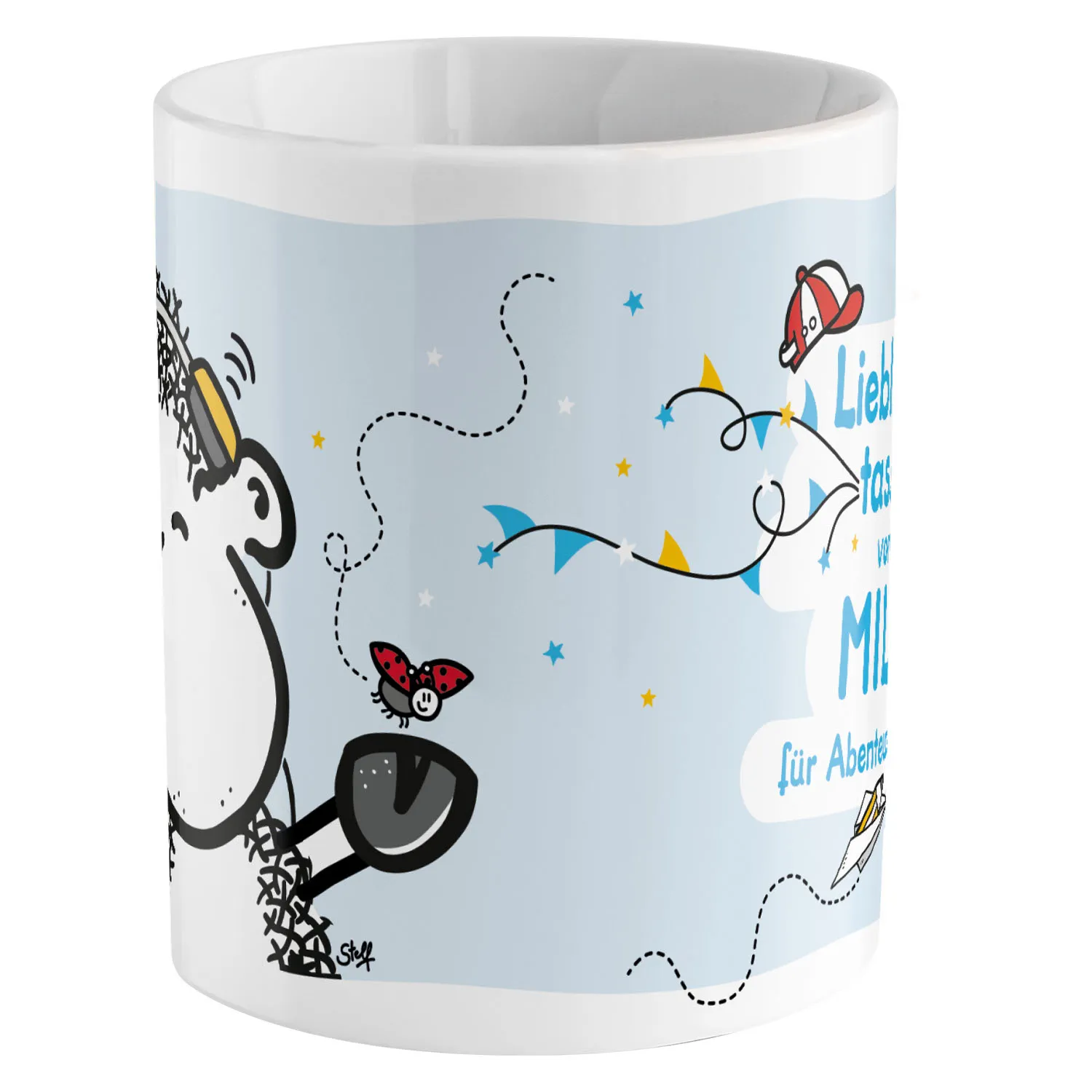 Personalisierte Kinder-Tasse aus Porzellan mit Schaf-Motiv auf hellblauem Hintergrund; Name wählbar.