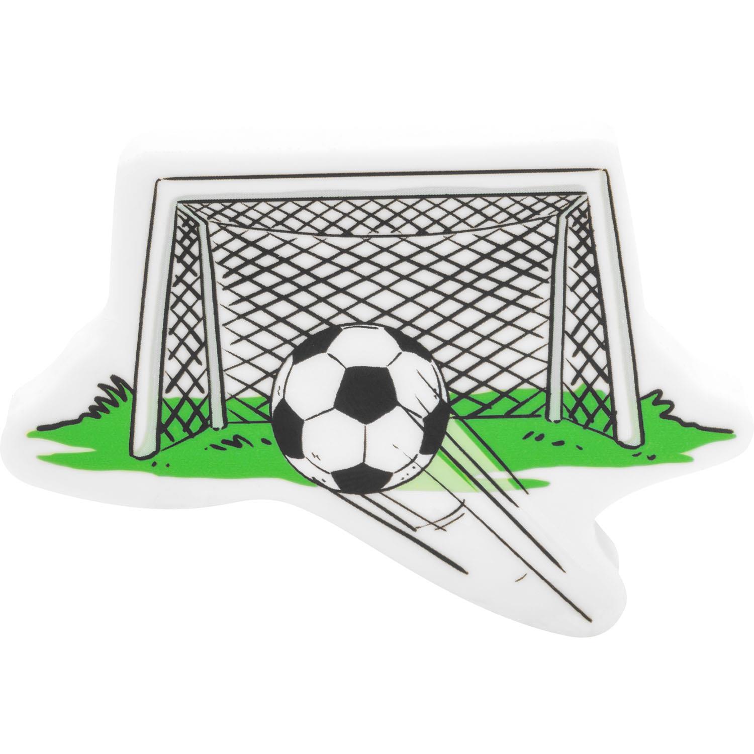 Weißer Radiergummi mit Fußballmotiv vor Tor und Gras