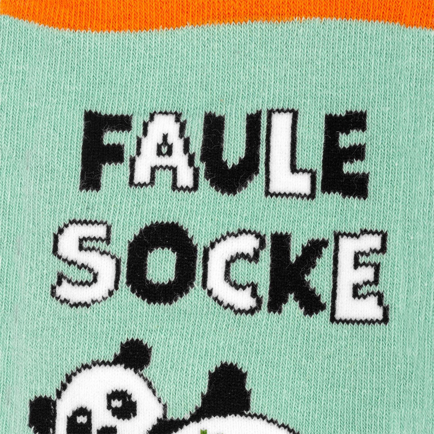 Mintgrüne Zaubersocken mit Panda-Motiv und Schriftzug Faul-Socke