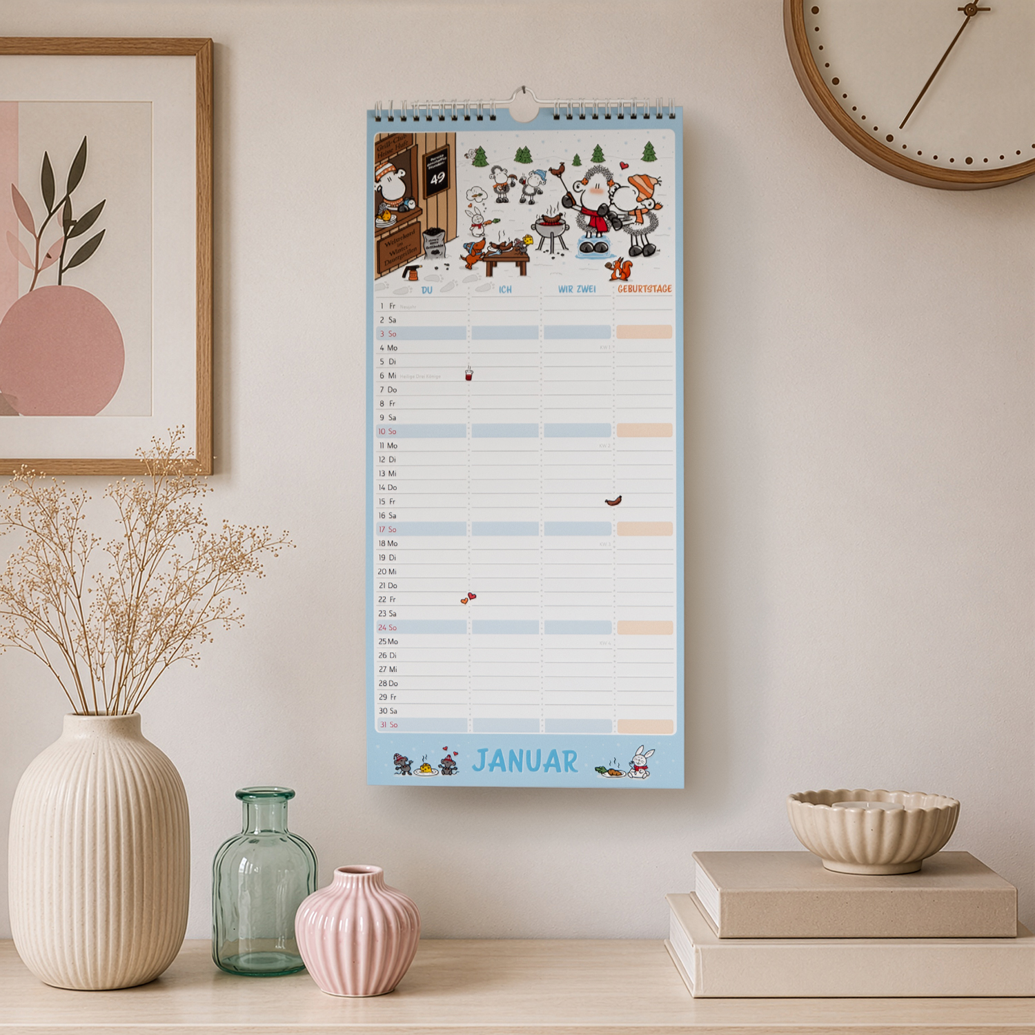Heller blauer Partnerkalender 2027 mit Schäfchen-Motiv und Stickerbogen