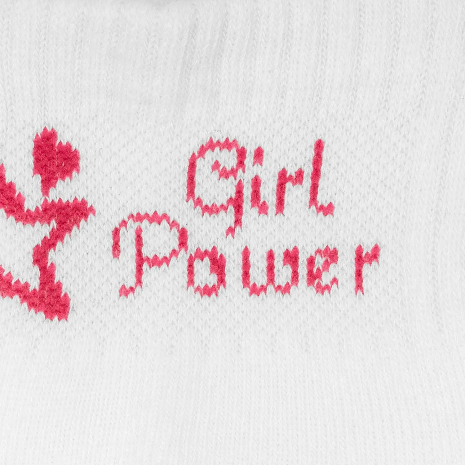 Weiße Kleinkind-Zaubertennissocken mit pinkem Schriftzug 'Girl Power'.