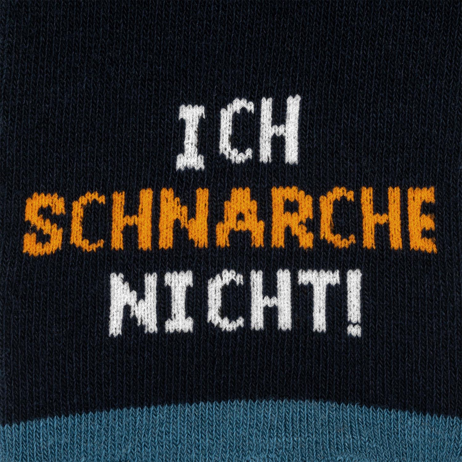Dunkelblaue Socke mit dem Spruch 'ICH SCHNARCHIE NICHT!' in Weiß und Orange.