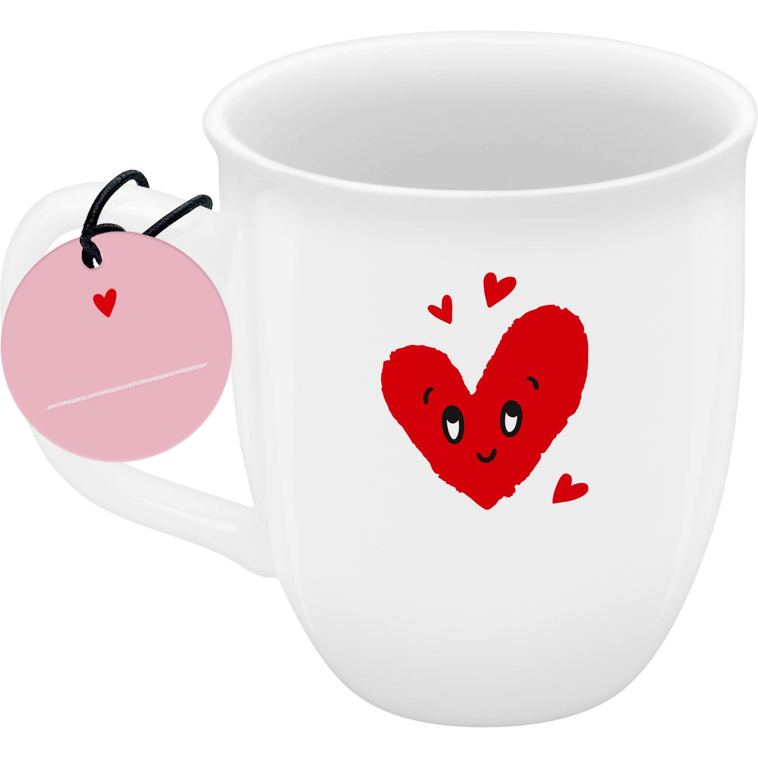 Weiße Espressotasse mit rotem Herz-Motiv und rosa Geschenkanhänger am Henkel