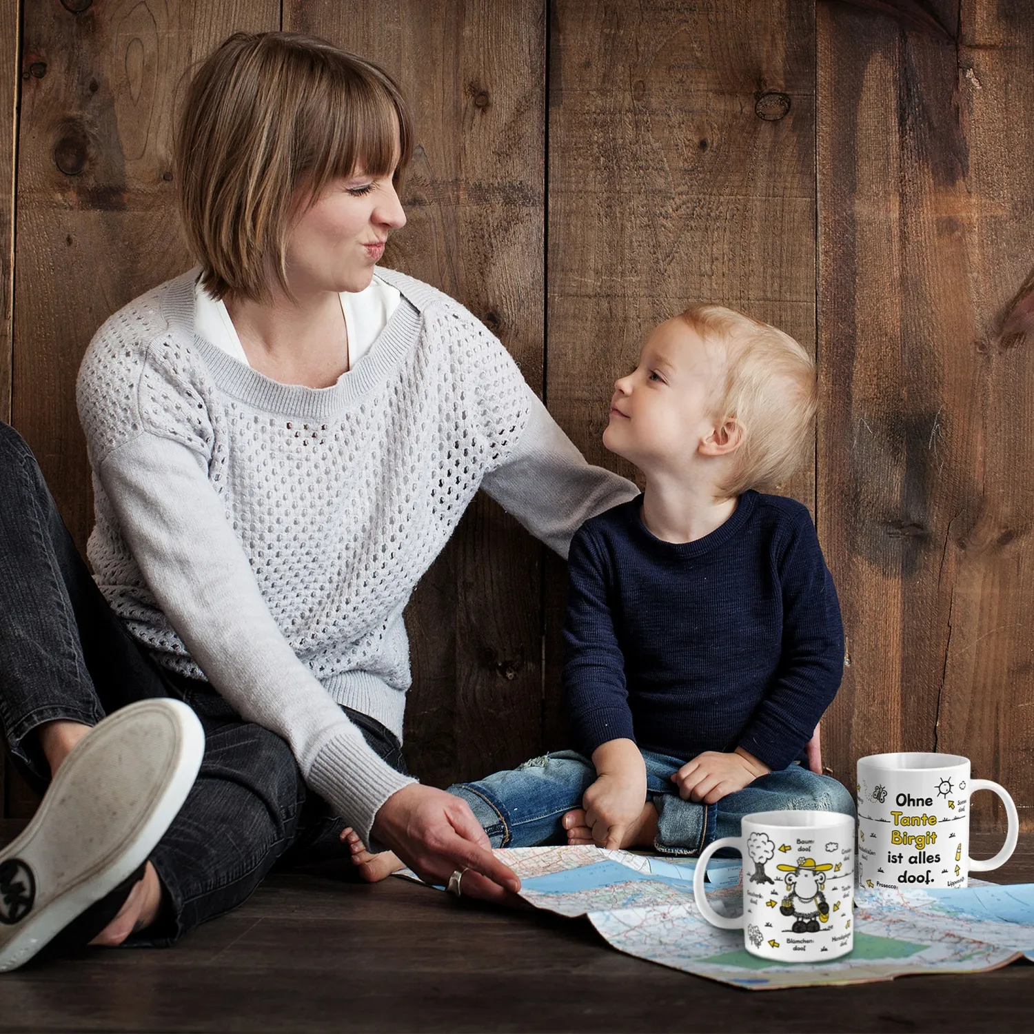 Weiße Porzellan-Tasse mit Schaf-Motiv und Spruch, personalisiert