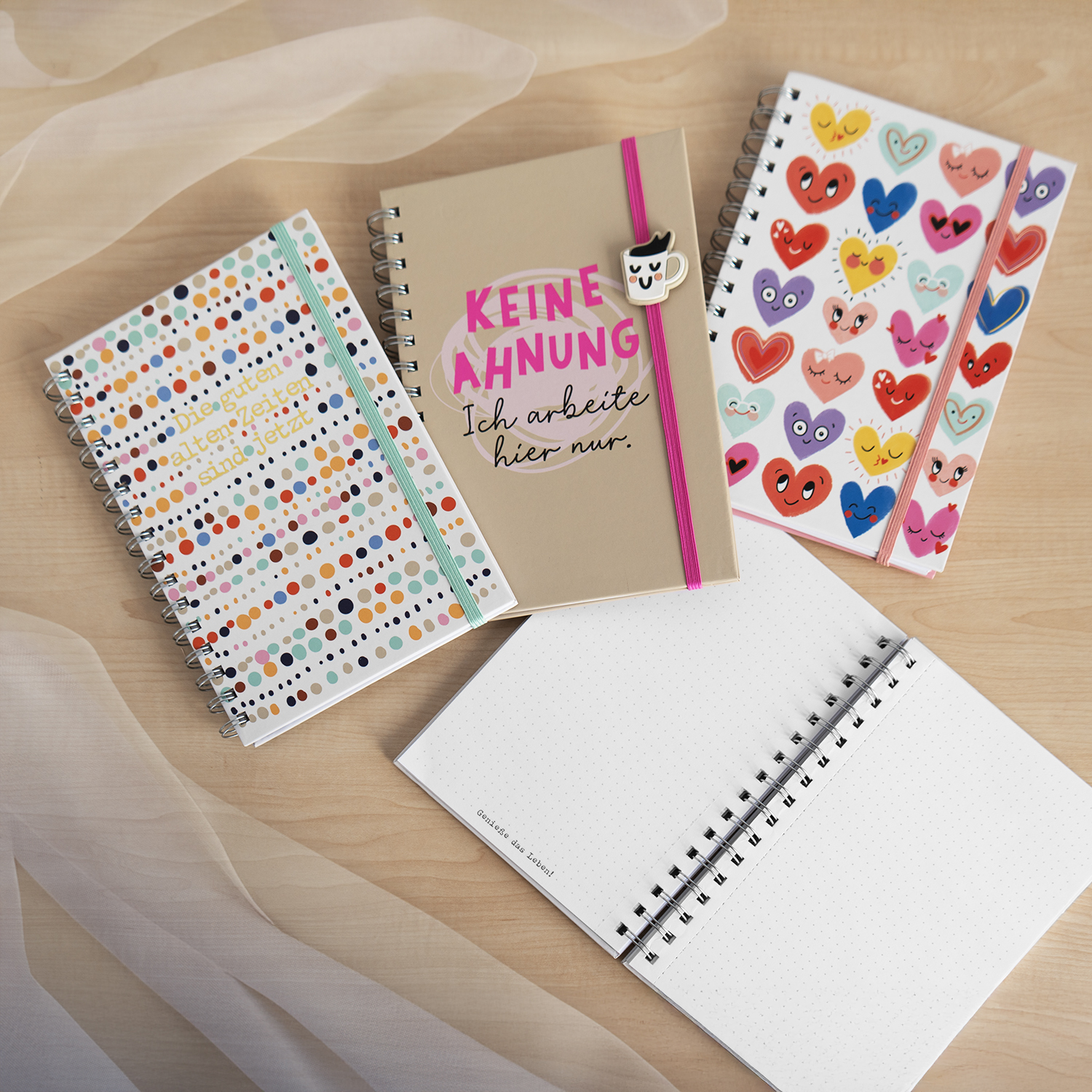 Notizbuch-Set mit Herzen und buntem Muster, Spiralbindung, A5, 80 Seiten