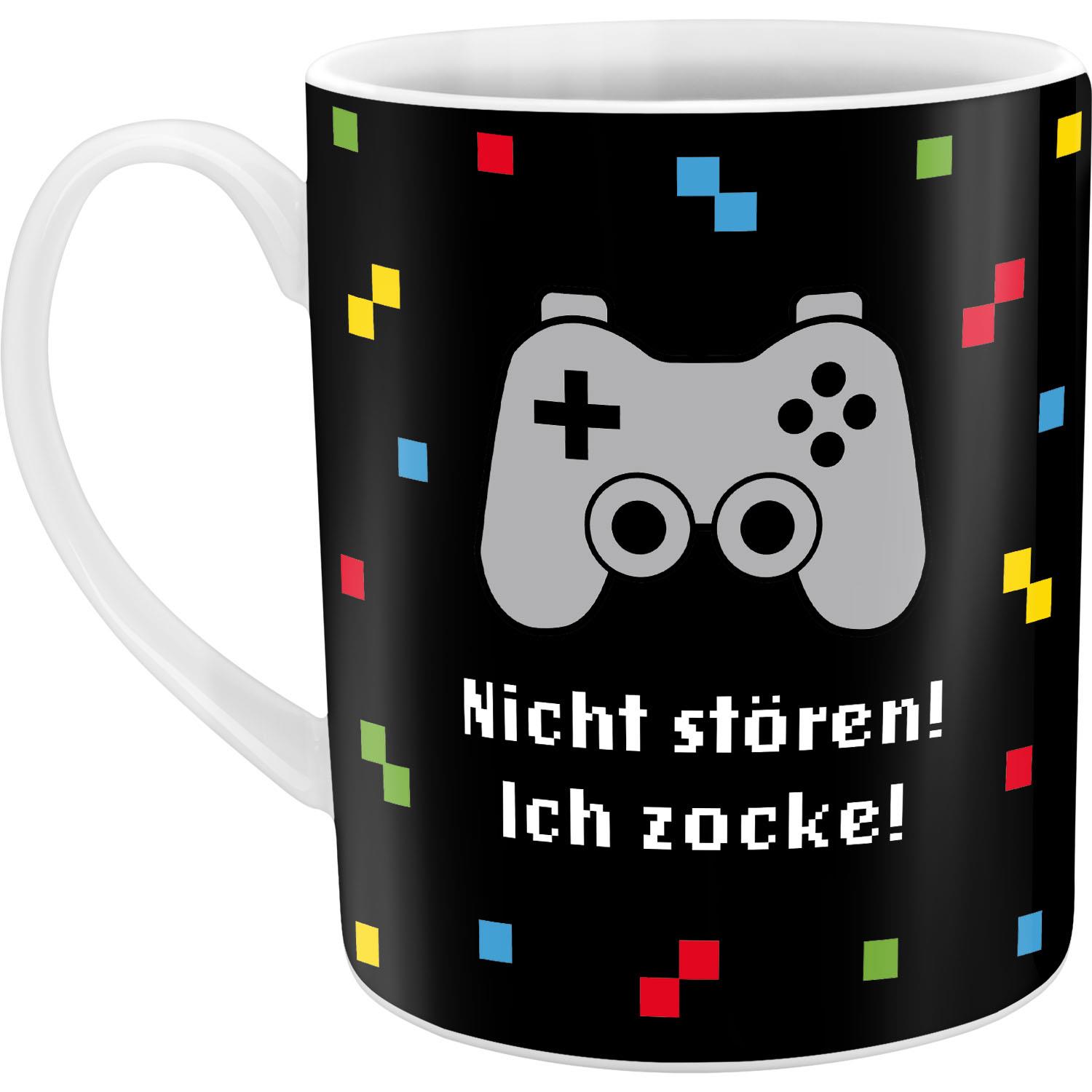 XL-Tasse mit schwarzem Hintergrund, grauer Game-Controller-Silhouette und Spruch 'Nicht stören! Ich zocke!'