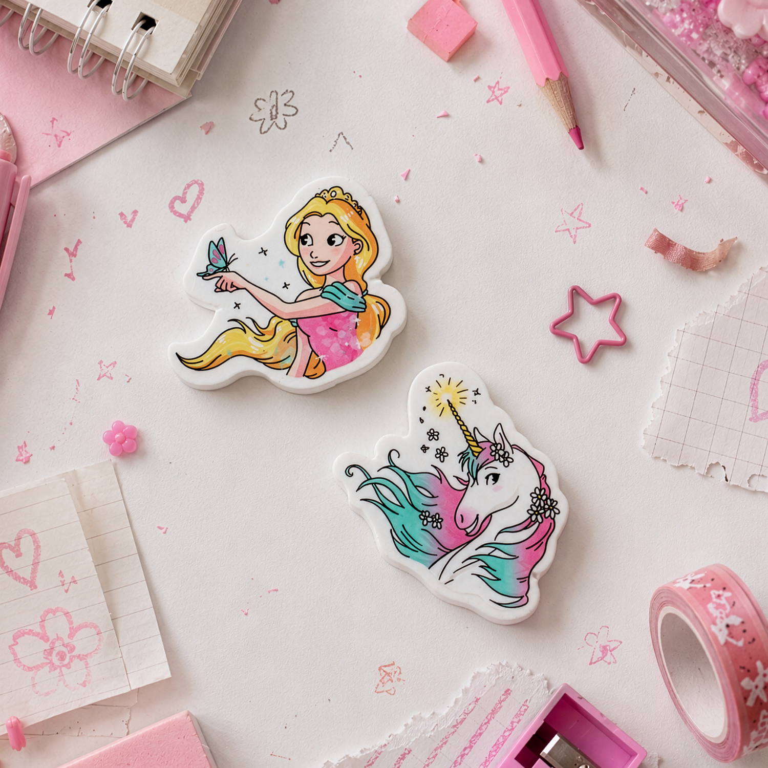Radiergummi-Set mit Prinzessin- und Einhorn-Motiven aus Gummi, bunt und kindgerecht.