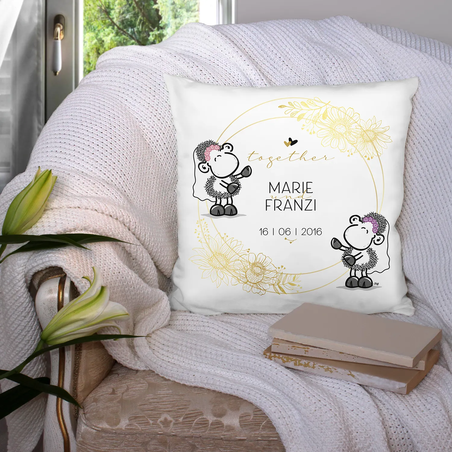 Kissen Hochzeit »Together ...« für Frauenpärchen mit Wunschnamen und Wunschdatum, personalisiert, weiß  
