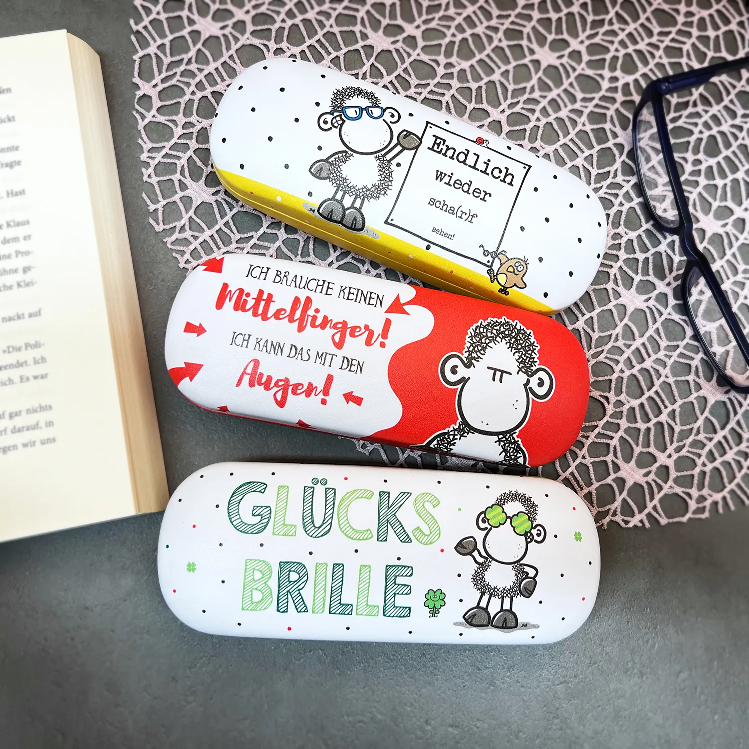 Brillenetui »Augen« mit Schaf-Motiv, Hartplastik, innen flauschiges Samt-Futter.