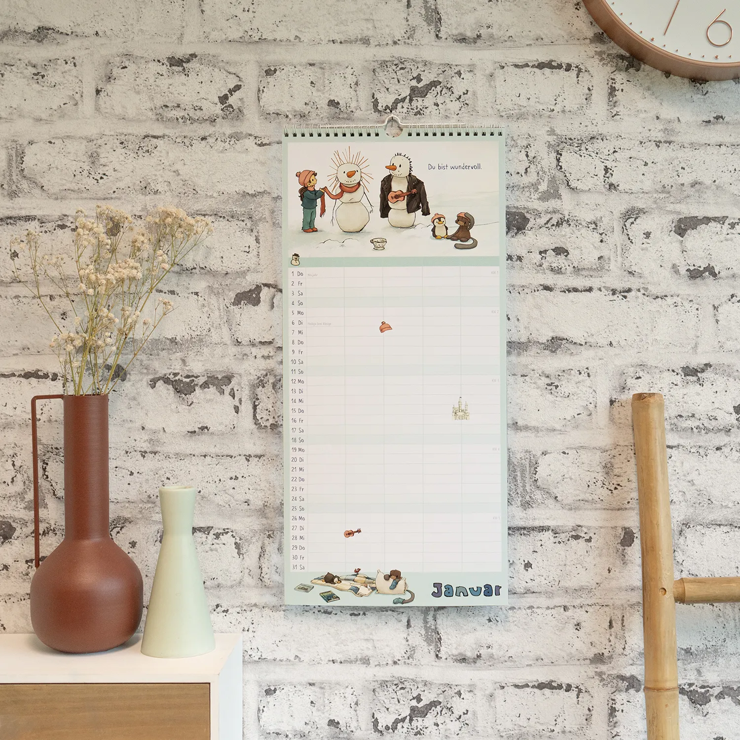 Wandkalender 'Familienplaner 2026 Anouk' mit Schaf-Motiv in Pastellfarben