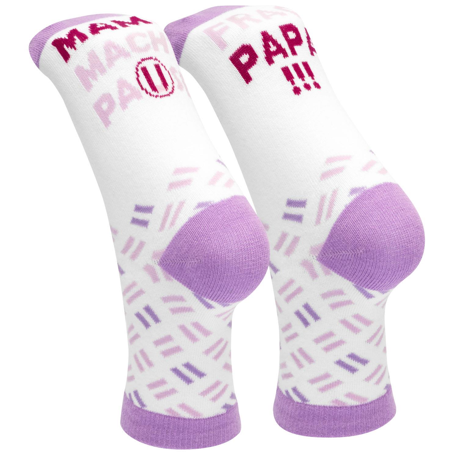 Paar Zaubersocken in Weiß mit lilafarbenen Akzenten und Schriftzug Mama/Papa