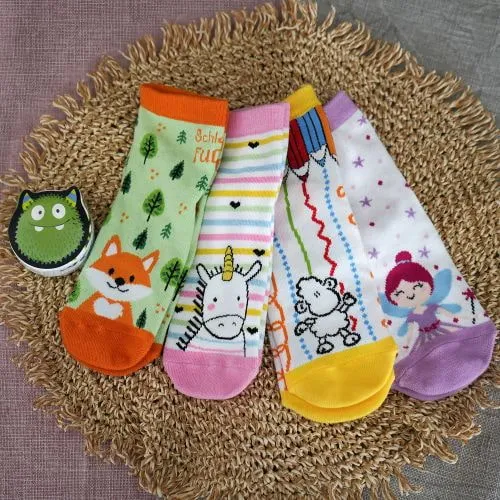 Zaubersocken für Kinder zum Schulanfang mit Sprüchen und niedlichen Tieren