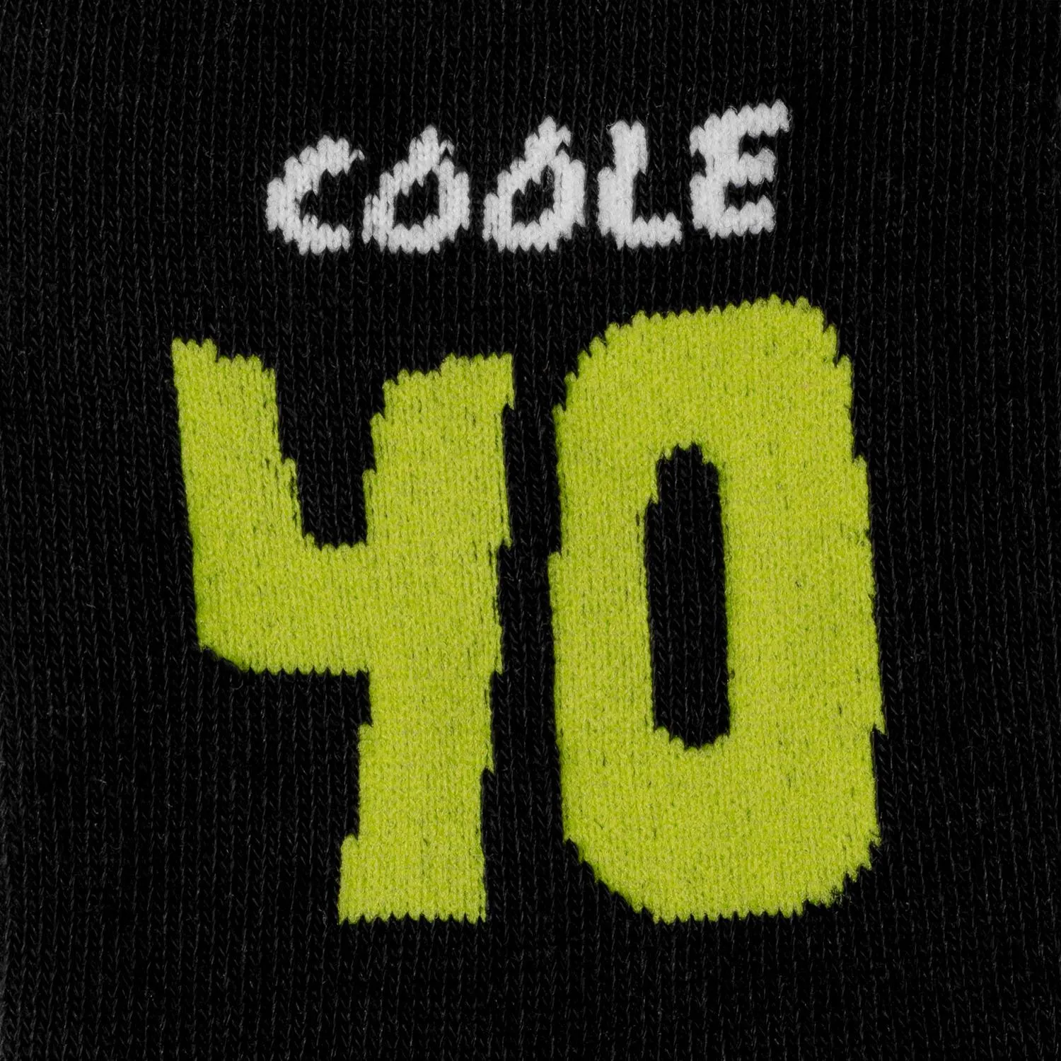 Schwarze Socke mit neon-grünem 40-Druck und weißem Logotext