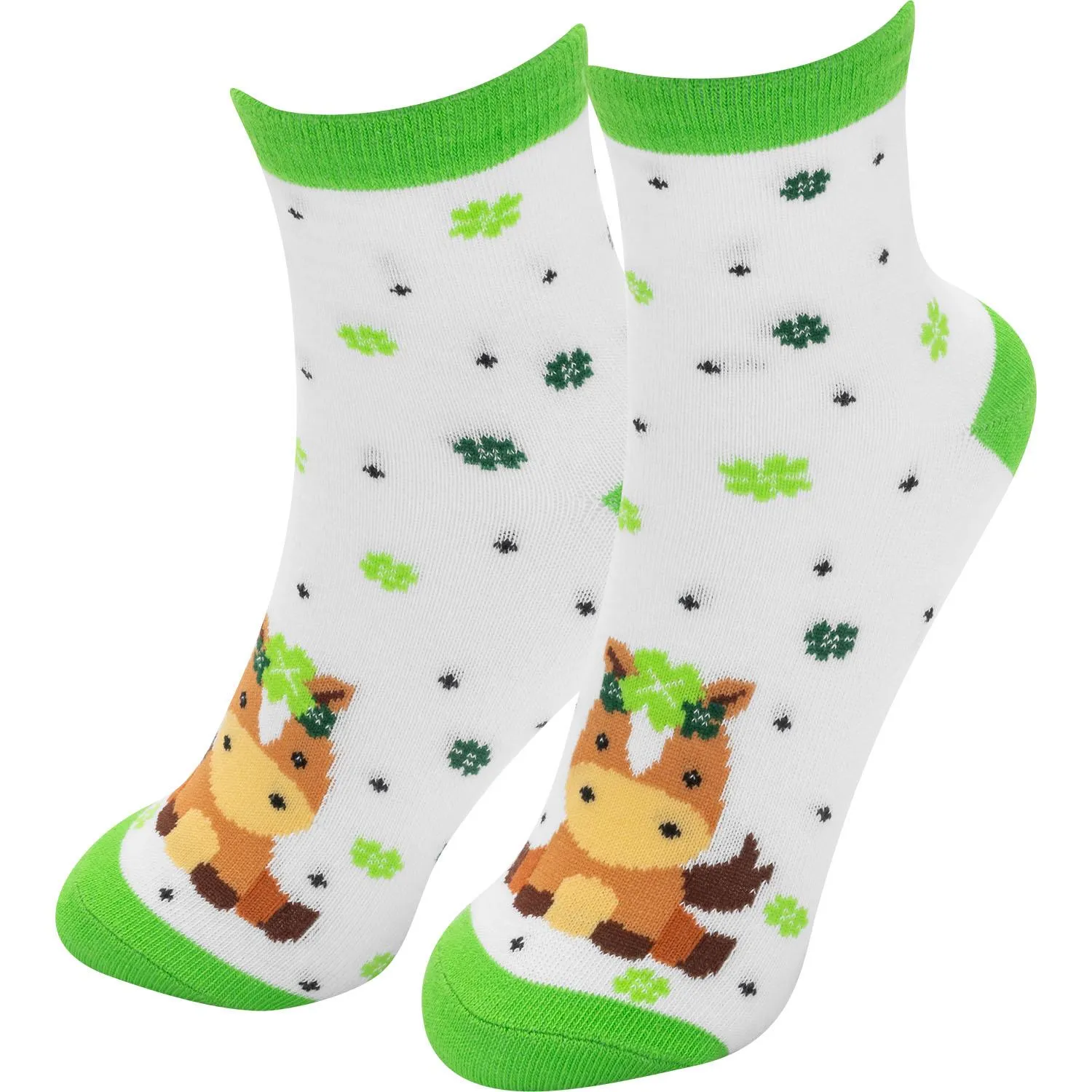 Weiße Kindersocken mit Pferdemotiv und grünem Rand.
