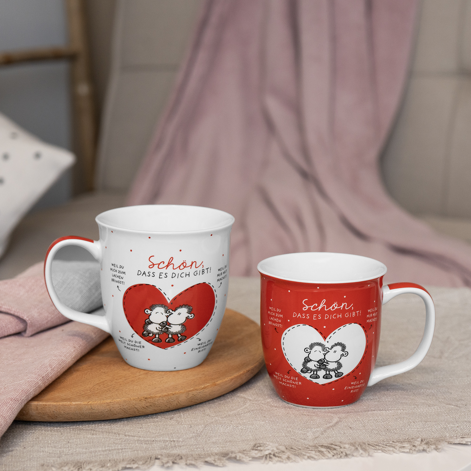 Große Porzellan-Tasse mit rotem Herz und Schäfchen, Spruch 'Schön, dass es Dich gibt!'