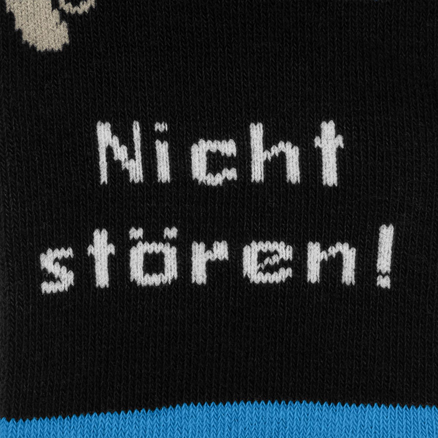 Schwarze Zaubersocken Groß »Zocken« mit weißem Schriftzug und blauer Kante